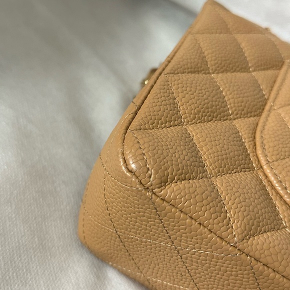 CHANEL Rare Vintage Beige Double Flap Medium - Picture 13 of 14